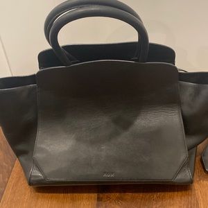 Beautiful leather bag Auxiliary -Black with Pochette